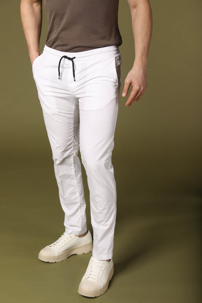 immagine 1 di pantalone chino jogger uomo modello New York Sack bianco fit regular di Mason's