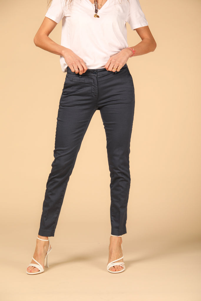 immagine 1 di pantalone chino donna modello New York Slim in blu navy di Mason's