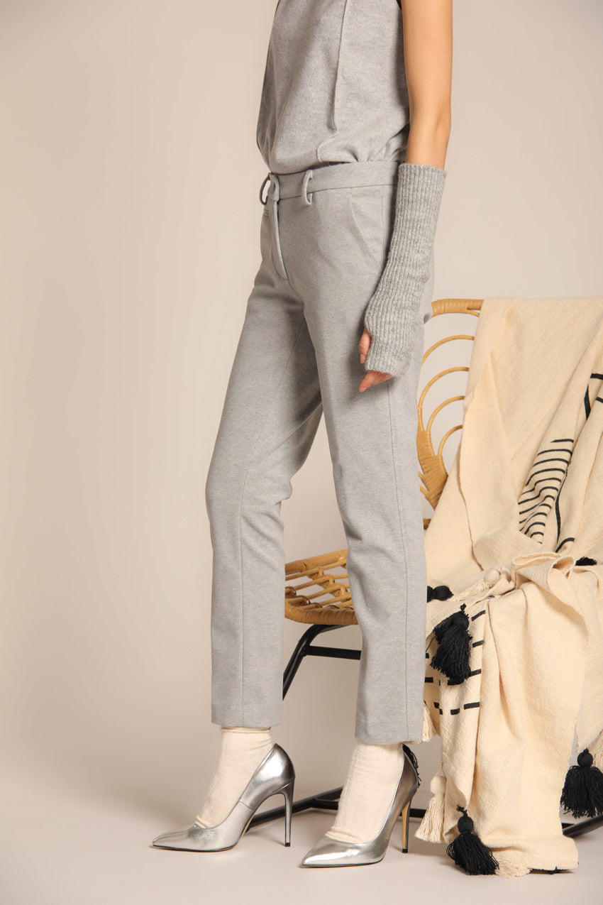 immagine 4 di pantalone chino donna, modello New York, di colore grigio melange, fit slim di mason's