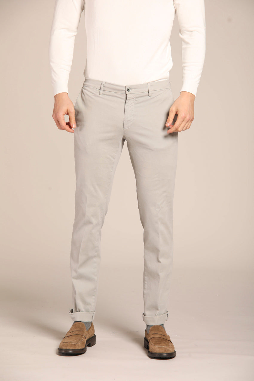 immagine 1 di pantalone chino uomo modello New York, di colore celestino fit regular di Mason's