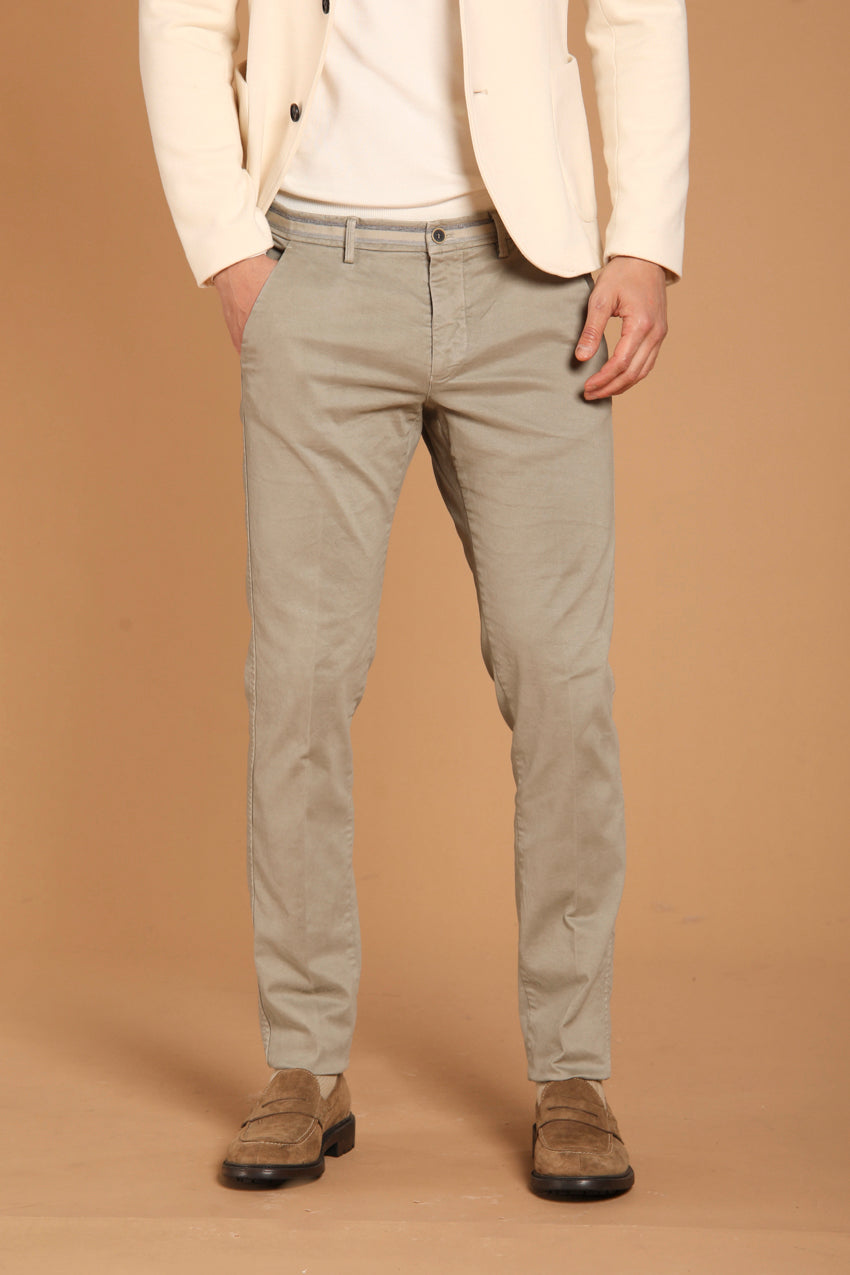 immagine 1 di pantalone chino uomo modello Torino Winter, di colore salvia, slim fit di Mason's