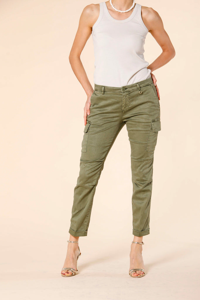 Immagine 1 di pantalone cargo donna in raso stretch color verde modello Chile City di Mason's