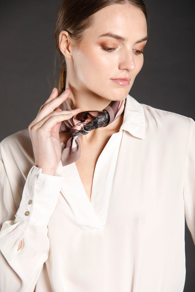 Immagine 1 di camicia da donna in viscosa colore stucco modello Filippa di Mason's 