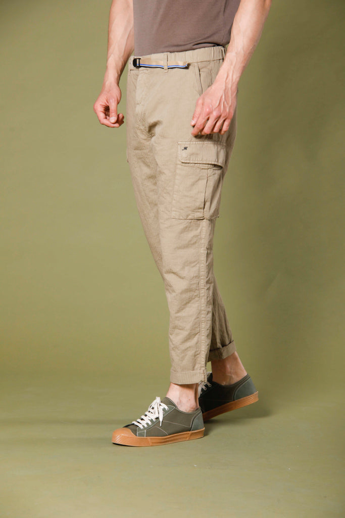 immagine 1 di pantalone cargo uomo in canapa modello chile buckle colore kaki regular fit di mason's 