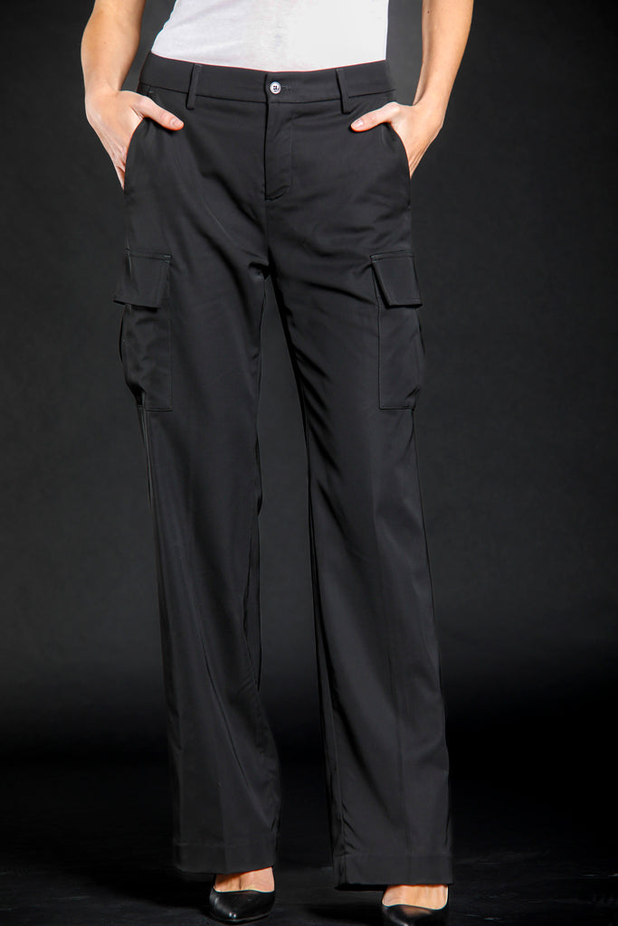 immagine 2 di pantalone cargo donna in satin colore nero modello Victoria di Mason's 