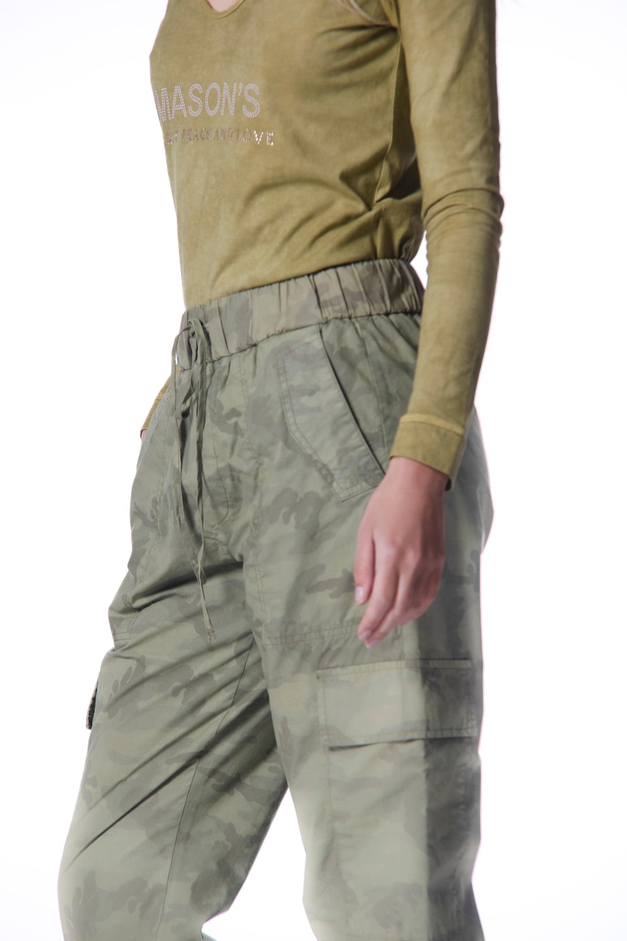Cargo Jogger woman cargo pants in tencel with camouflage pattern relaxed